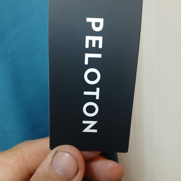 Peloton Run Muscle Tank Size Medium FA121 New With Tags - Picture 6 of 10